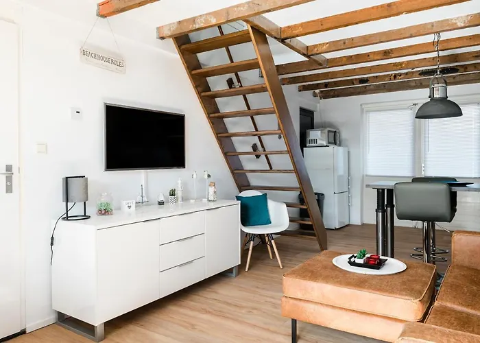 Strandhuis de Zeeparel met hottub